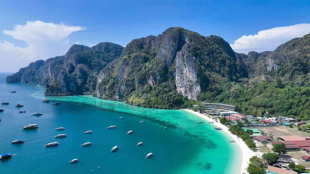Phi Phi Cliff Beach Resort Hotel