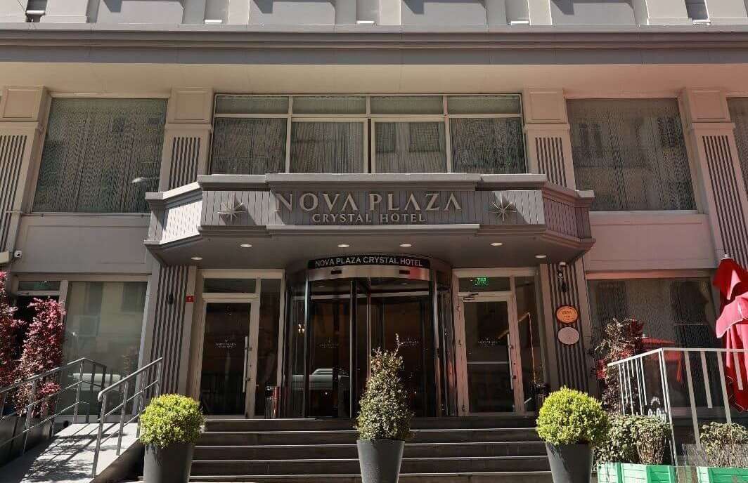 Nova Plaza Crystal Hotel