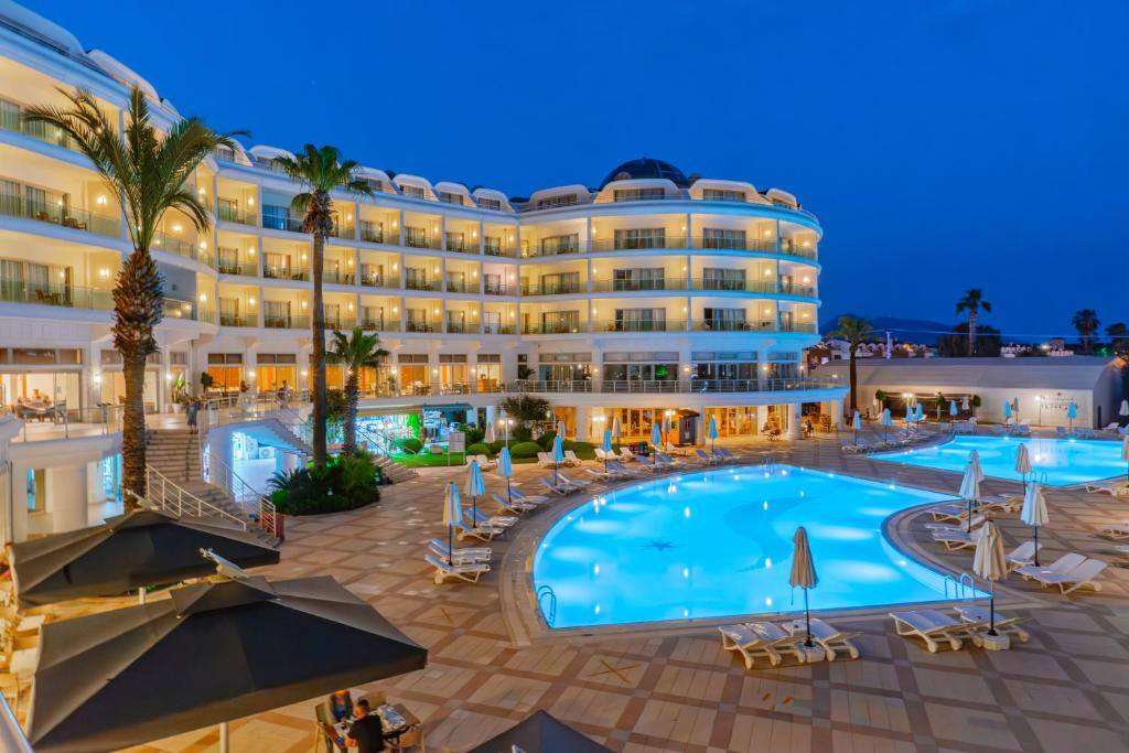 Pineta Park Deluxe Hotel