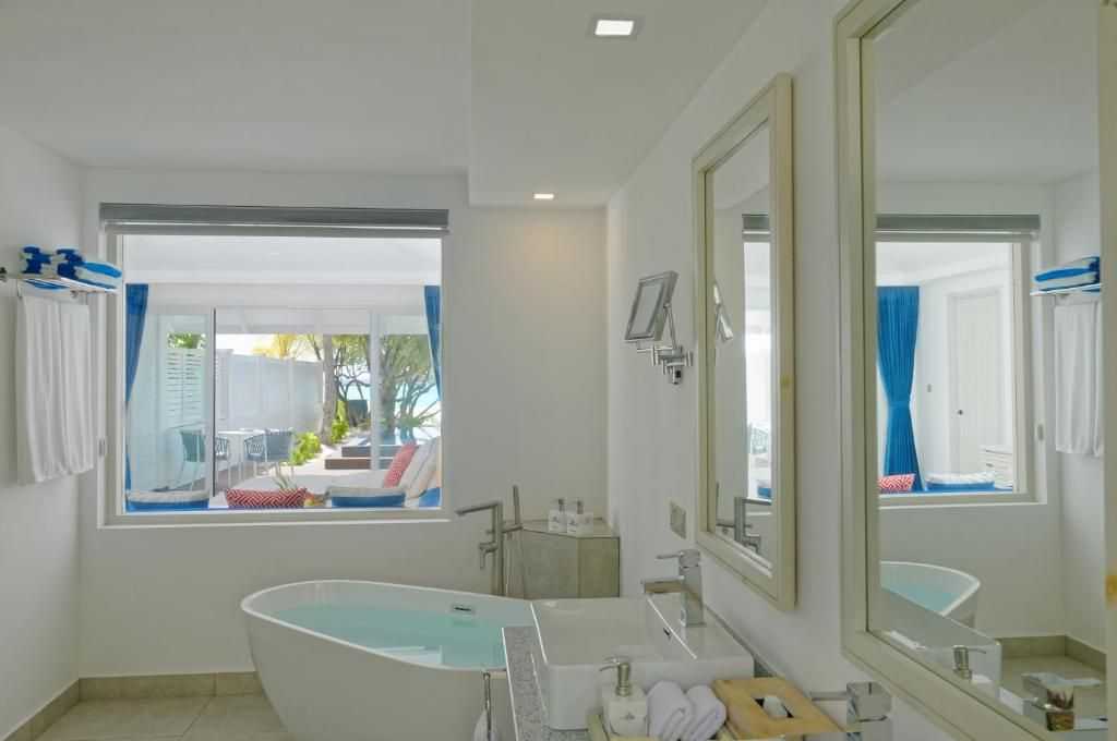 Paradise Island Resort & Spa