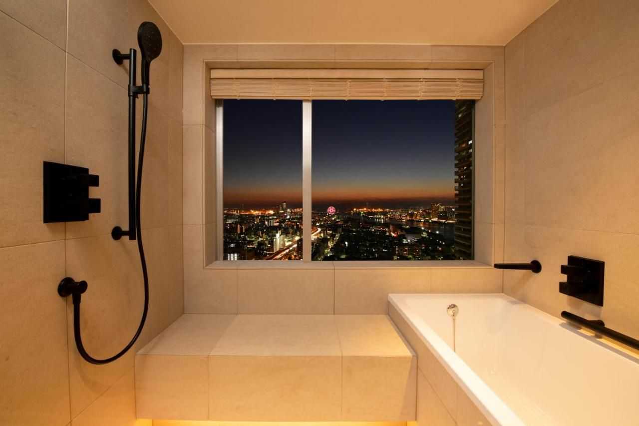 Art Hotel Osaka Bay Tower