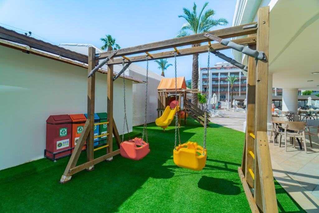 Pineta Park Deluxe Hotel