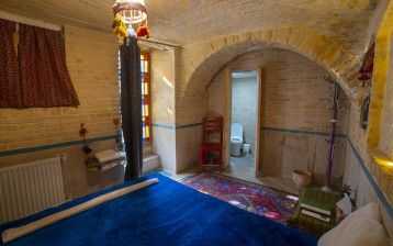 اقامتگاه بومگردی عمارت هفت رنگ شیراز