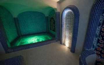 اقامتگاه بومگردی عمارت هفت رنگ شیراز